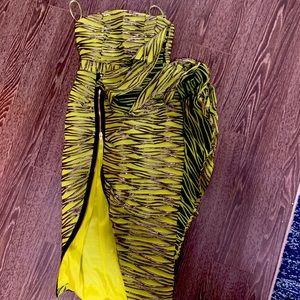 Beautiful midi dress cut off zipper on the side